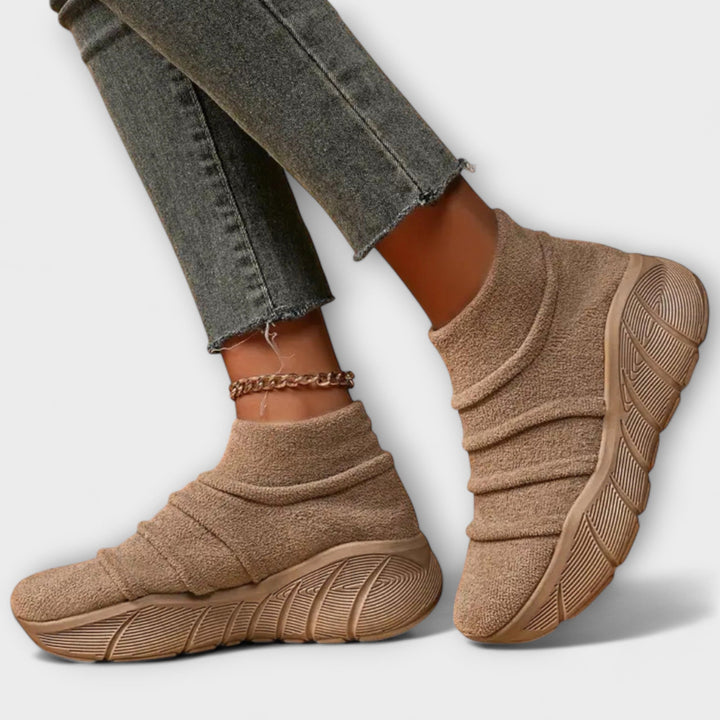 Comfortable sports shoes