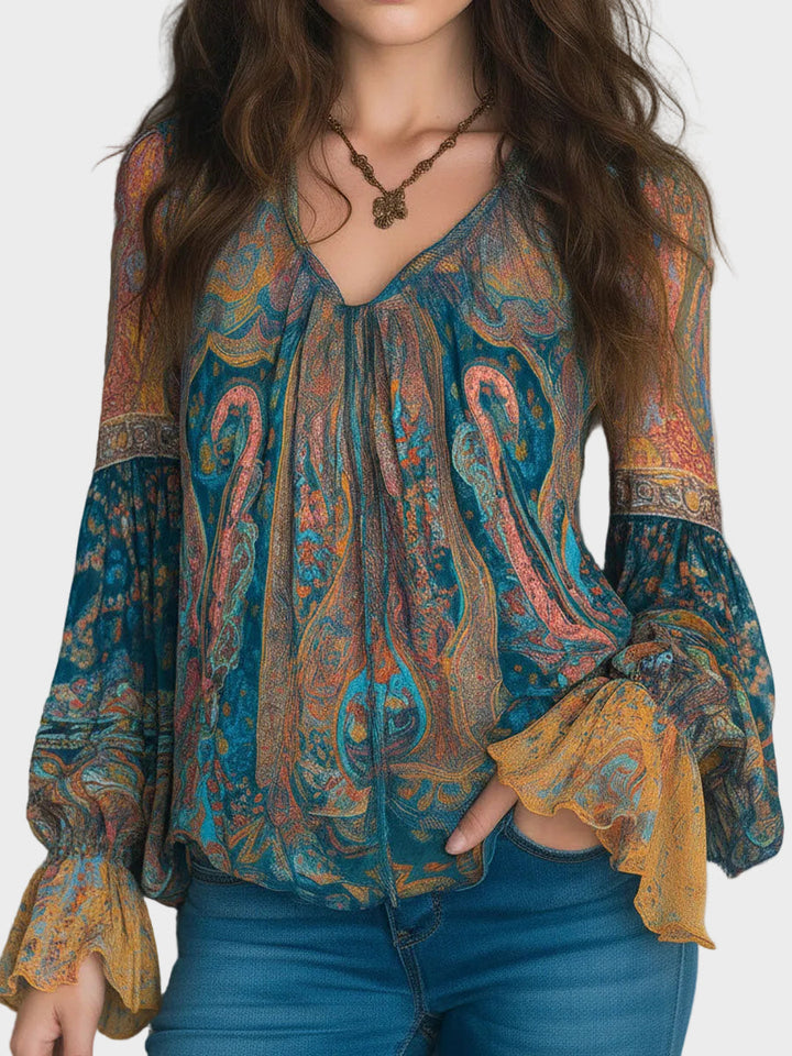 Alina | Boho Šifona Blūze ar Rakstiem Zilā-Zaļā (Teal) un Dzintara (Amber) Krāsā ar Rūtiņām Piedurkņu Galos