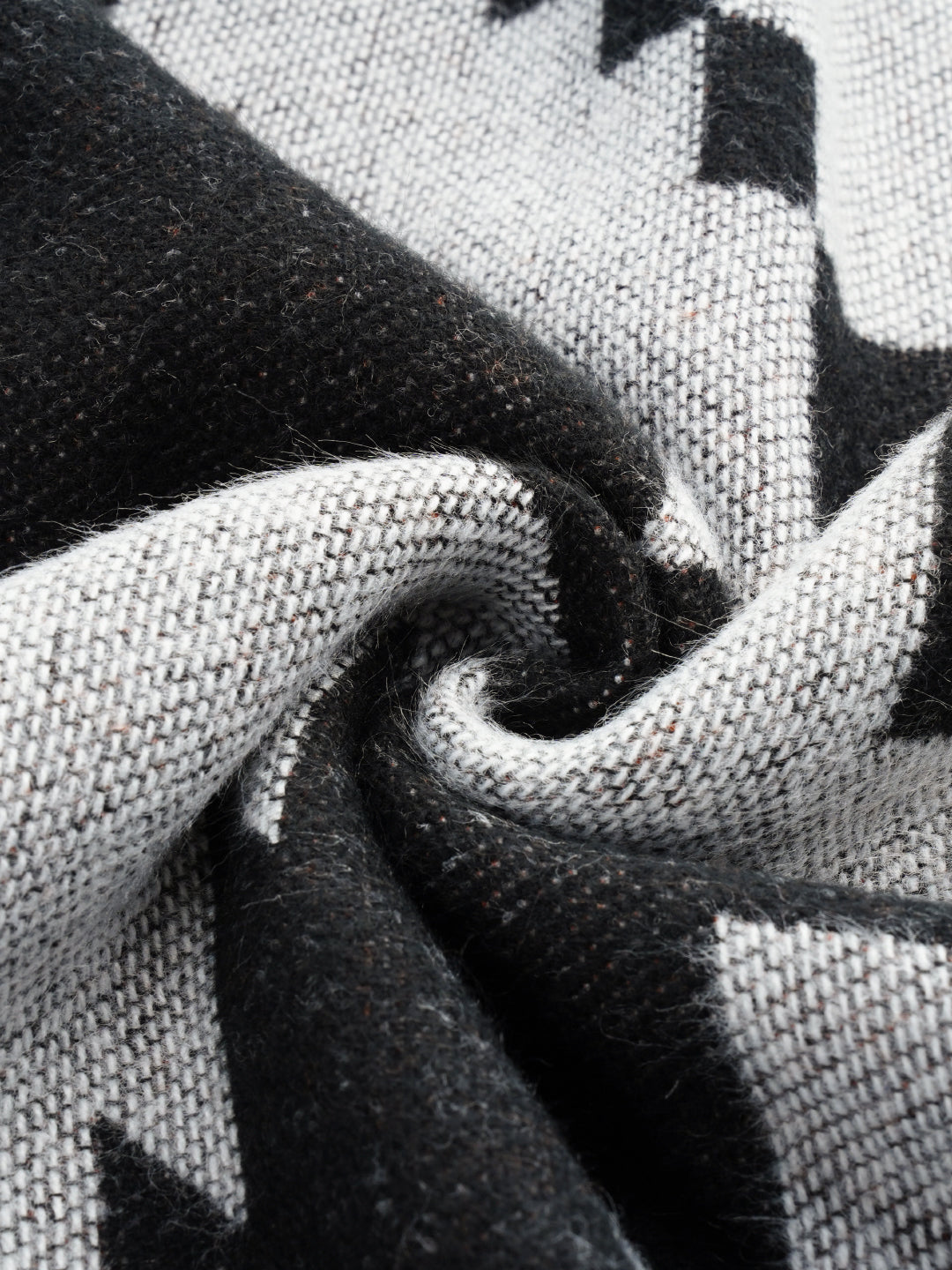 Nikita | Cozvia BreezeWrap Vēja necaurlaidīgs adījums