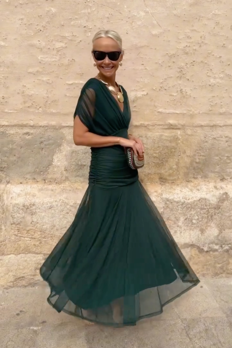 Louise | Eleganta Maxi Kleita ar V veida Dekoltē Pusēm
