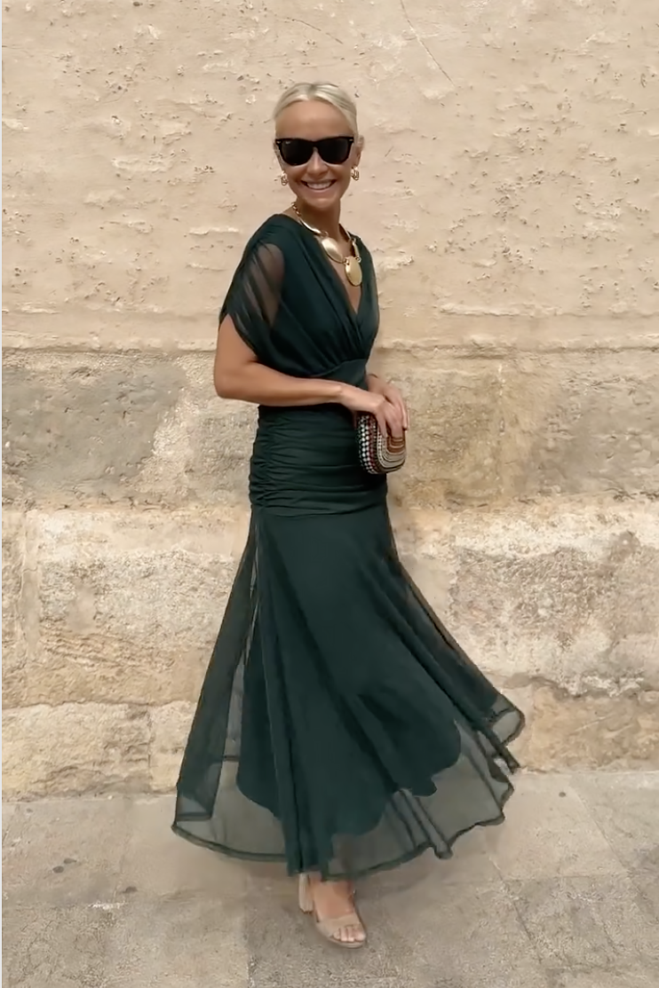 Louise | Eleganta Maxi Kleita ar V veida Dekoltē Pusēm