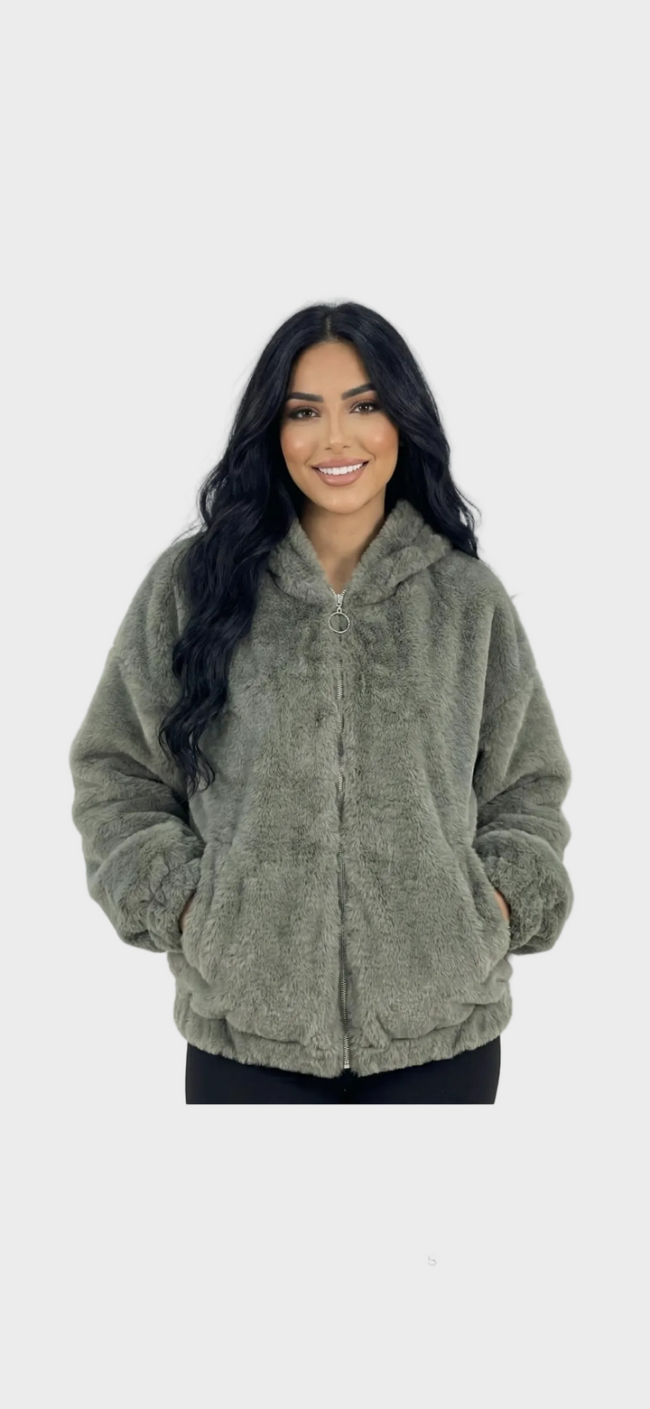 Nancy - Fleece teddy jaka ar kapuci un rāvējslēdzēju
