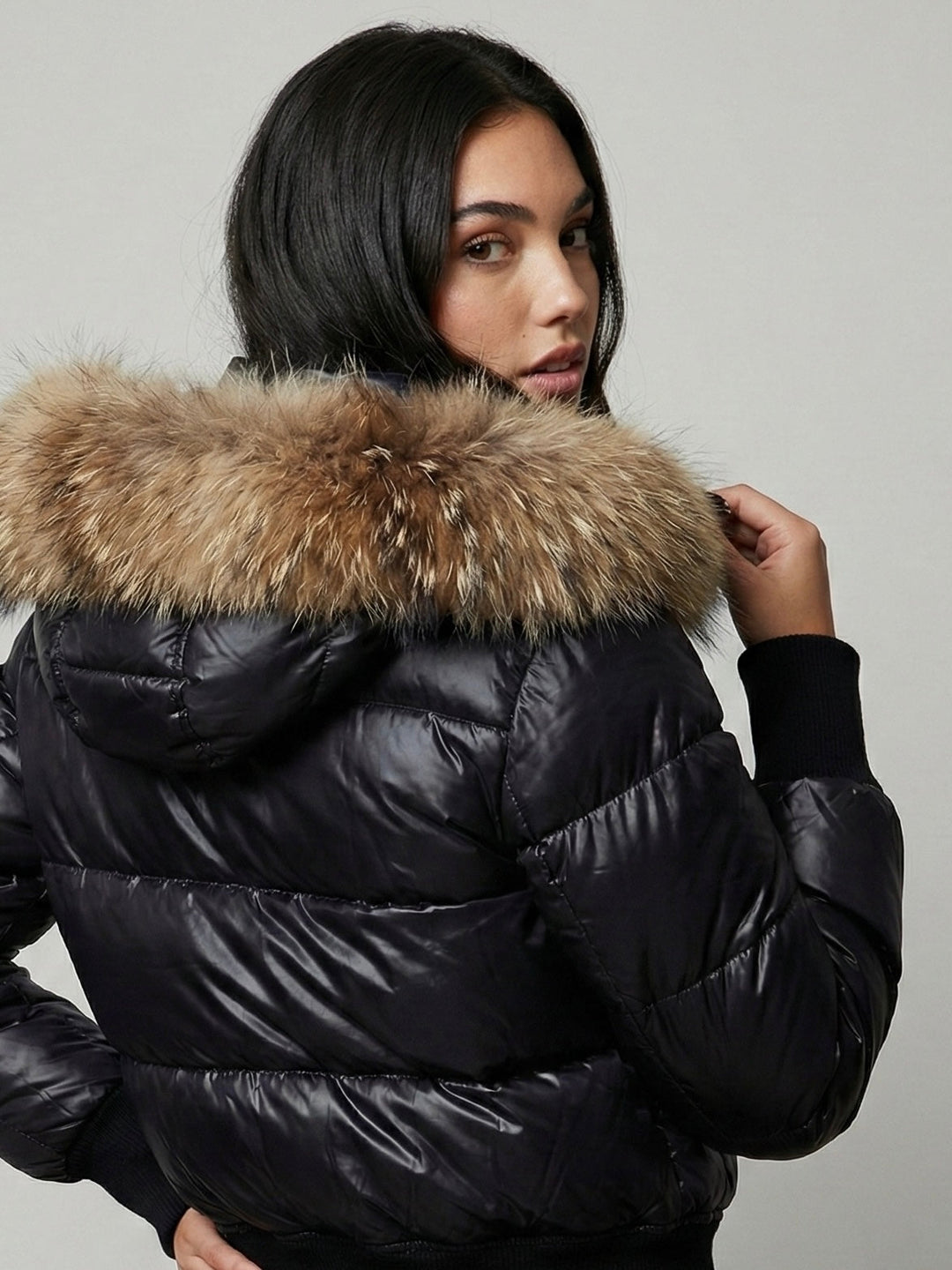 Savoy | Puffa jaka ar kapuci un mākslīgo kažokādu