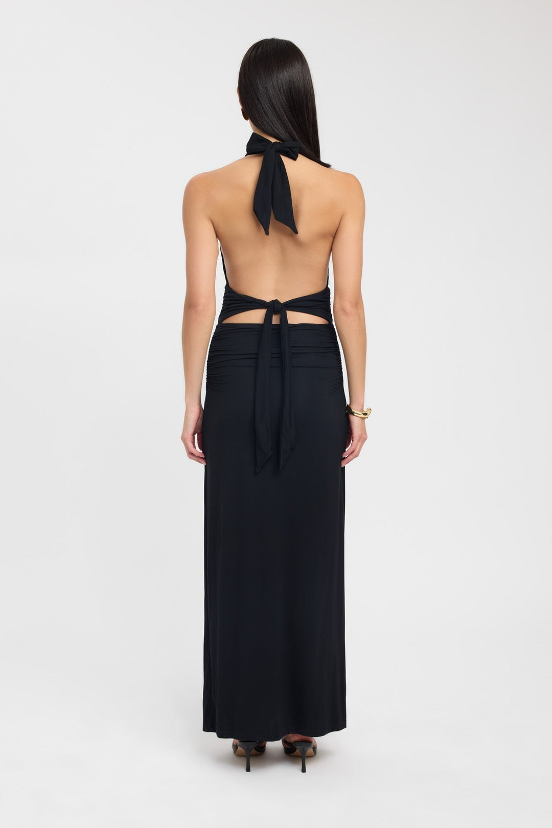 Sariah - Eleganta Maxi Kleita ar Halteru
