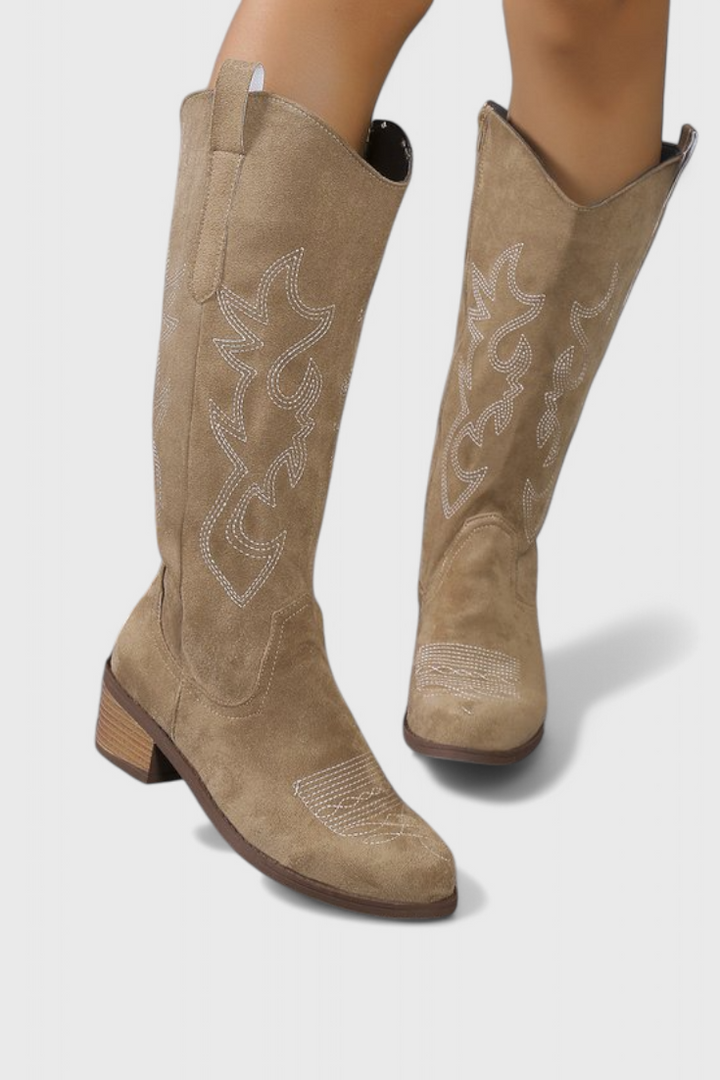 Elka Rietumu Cowboy Zābaki no Zvēra