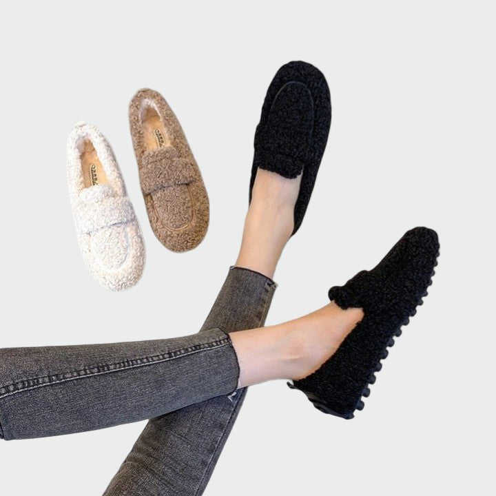 Siltas slip-on kurpes ar elegantu dizainu
