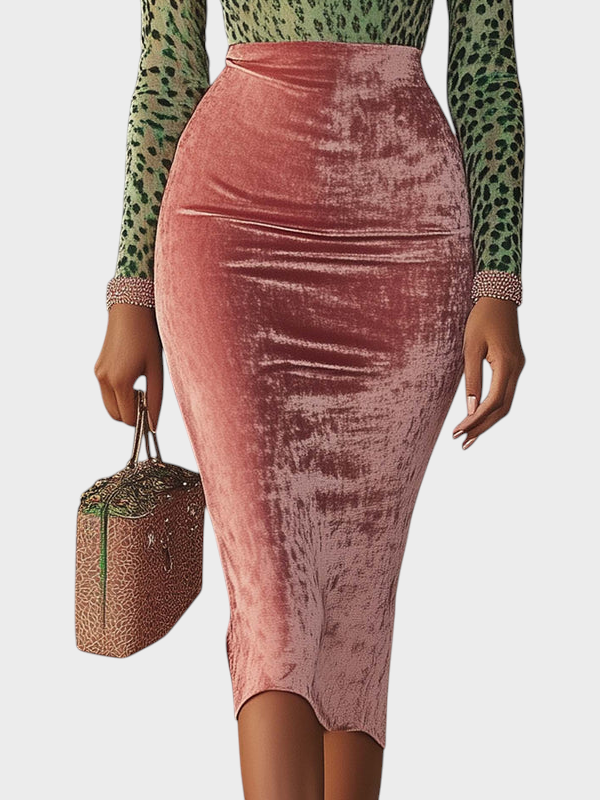 Regitze | Rozā Samta Bodycon Kleita ar Pārlikumiem un Leoparda Rakstu