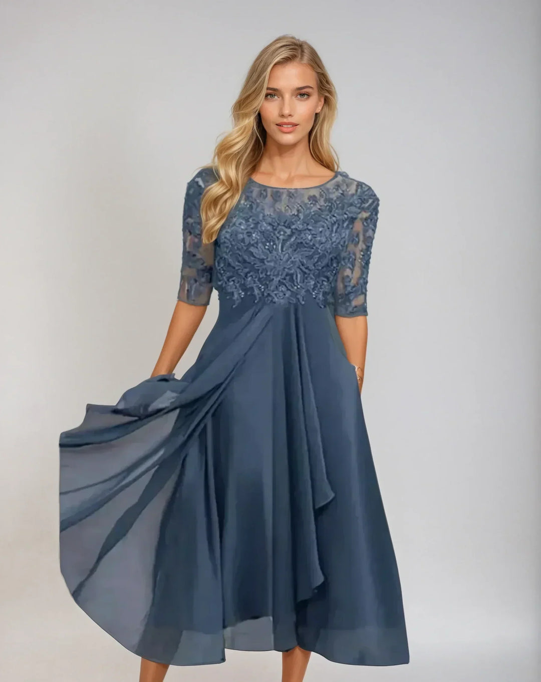 Margarita - Eleganta mežģīņu vakarkleita.