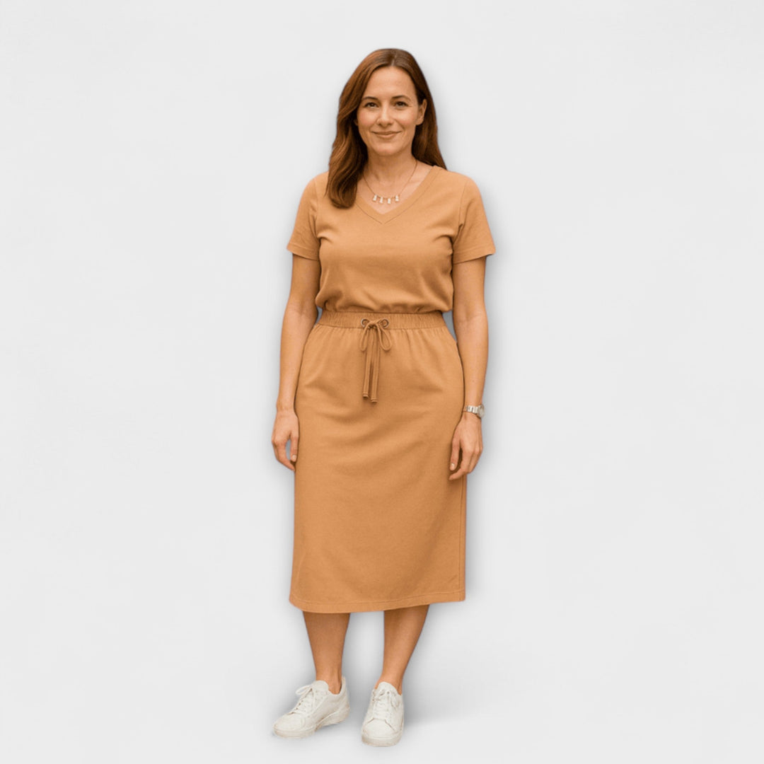 Danielle - Elegants tops ar V veida kakla izgriezumu un svārkiem