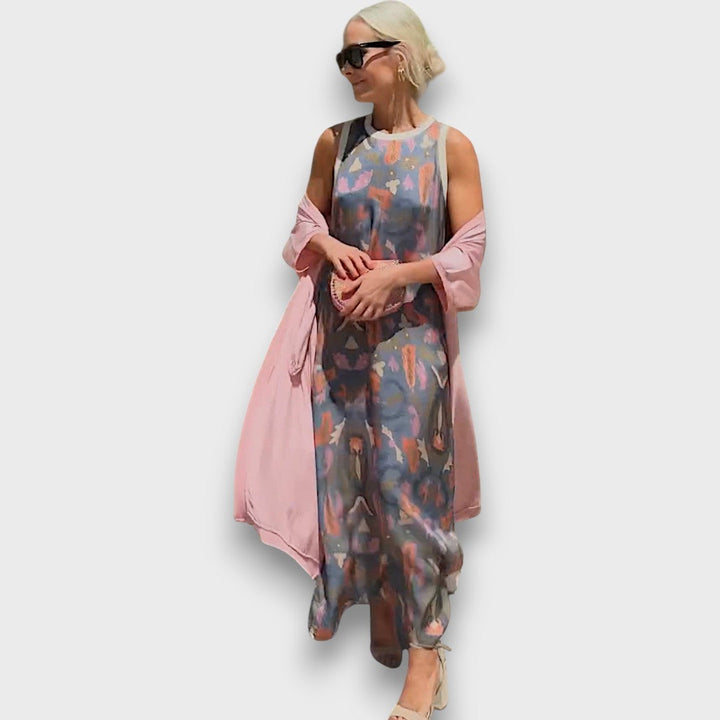 Garā Kleita ar Ziedu Rakstu un Gaisīgu Jaku